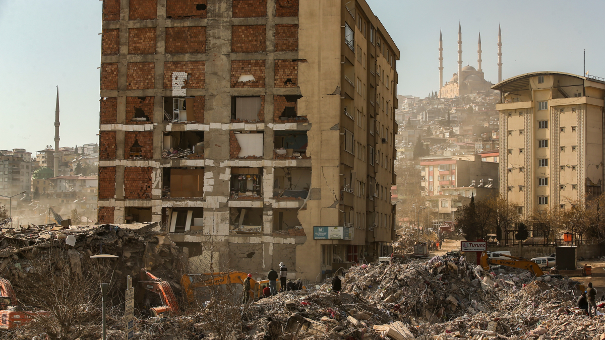 Turkey Looks for Shoddy Builders as Earthquake Deaths Pass 33,000