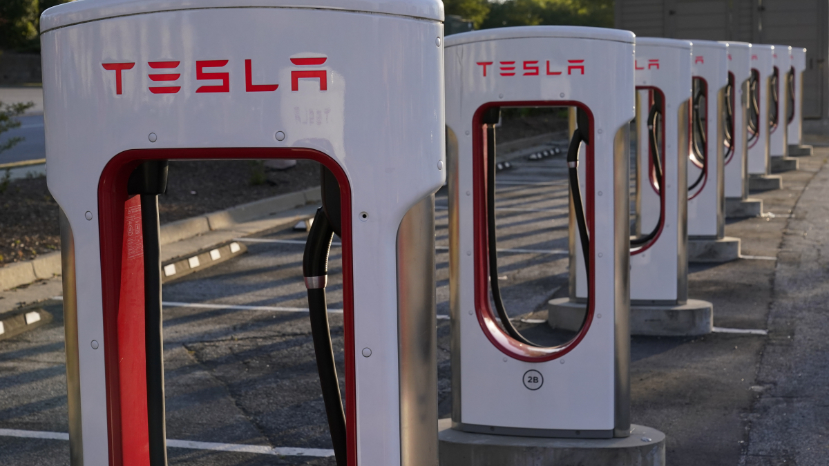 White House Says Tesla Will Soon Open Charging Network to All EVs 