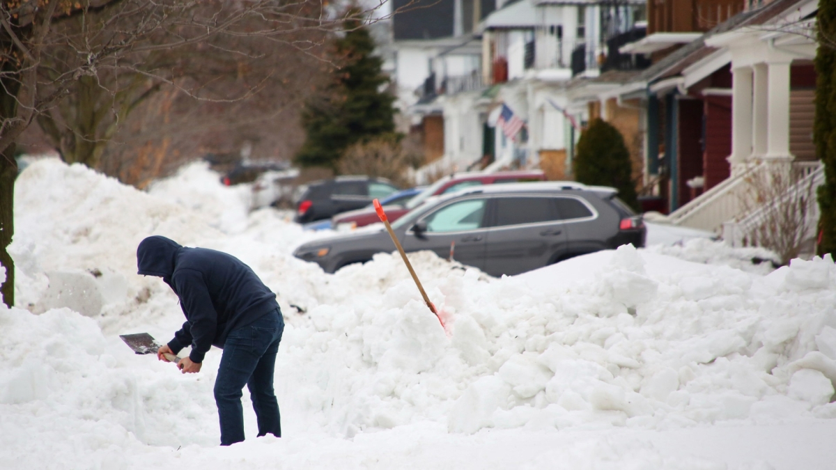 Death Toll Climbs as Blizzard-Battered Buffalo Area Digs Out