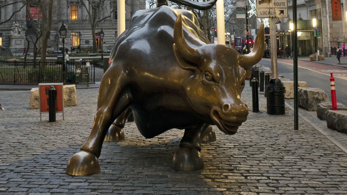 The Week's Top Stories: Return of the Bull Market; Apple Hits $2 Trillion Mark 