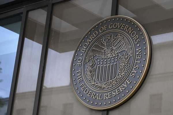 The Fed Should Be ‘Patient’ When Lowering Rates