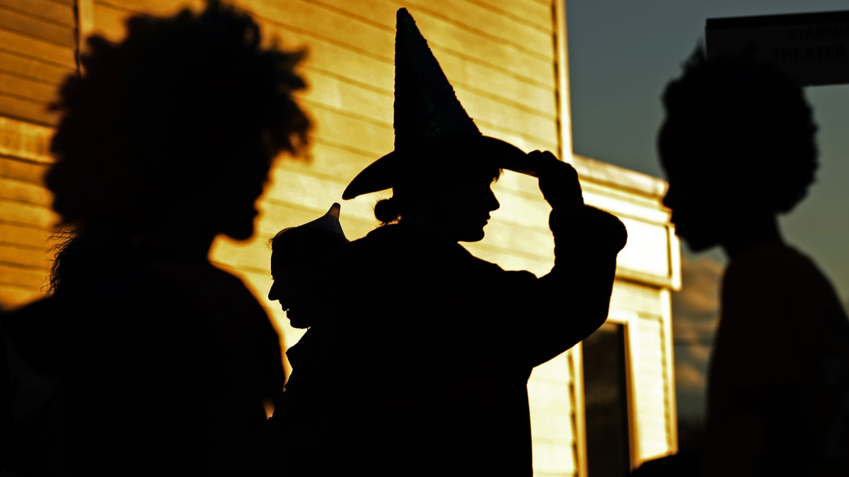 Need2Know: Senate Has SCOTUS Votes, Trick-or-Treat Guidelines & Best Albums Ever