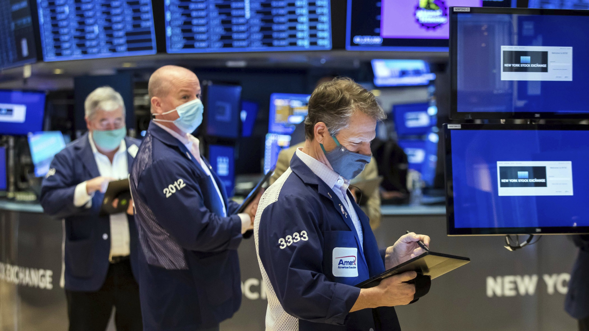 Stocks End Modestly Lower After Recouping Most of Early Loss