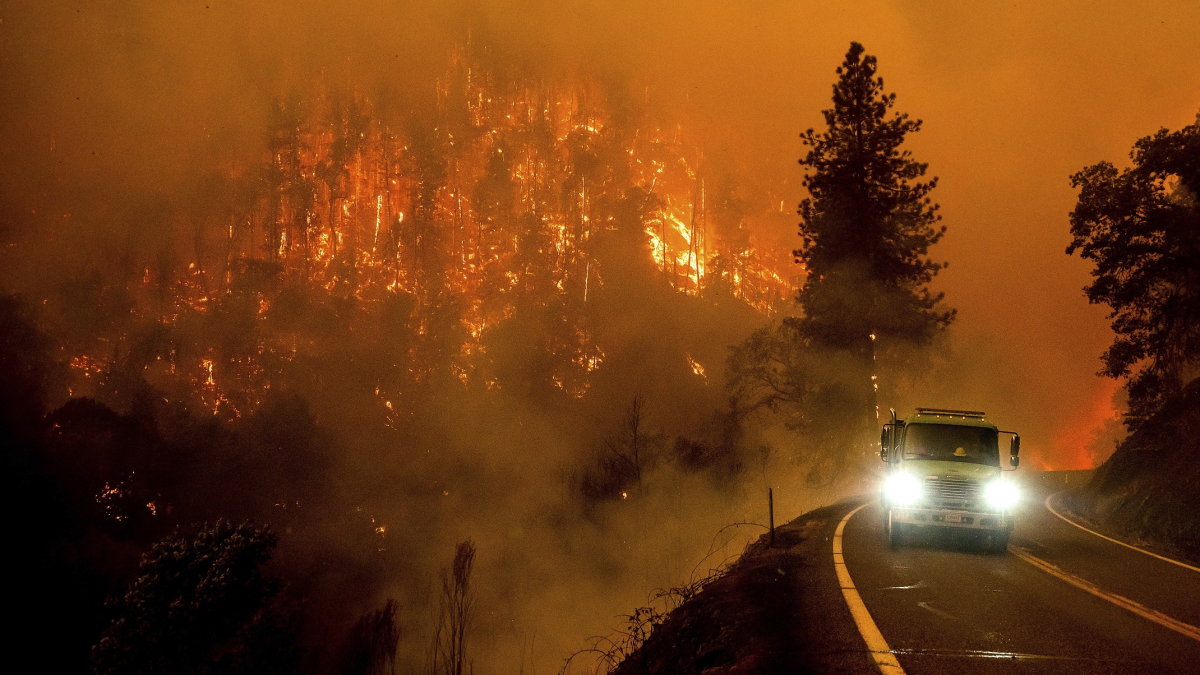Western Flames Spread, California Sees Its Largest 2022 Fire