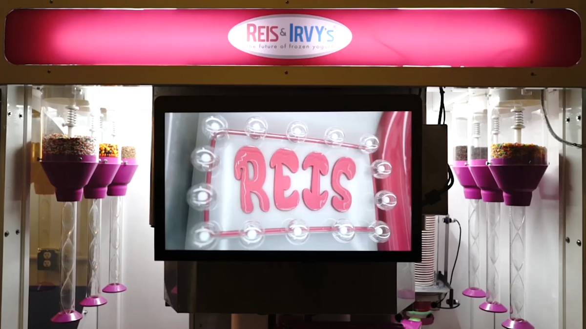 Frozen yogurt robot vending machine deals