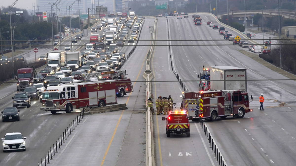 At Least 5 Killed in Massive Crash on Icy Texas Interstate
